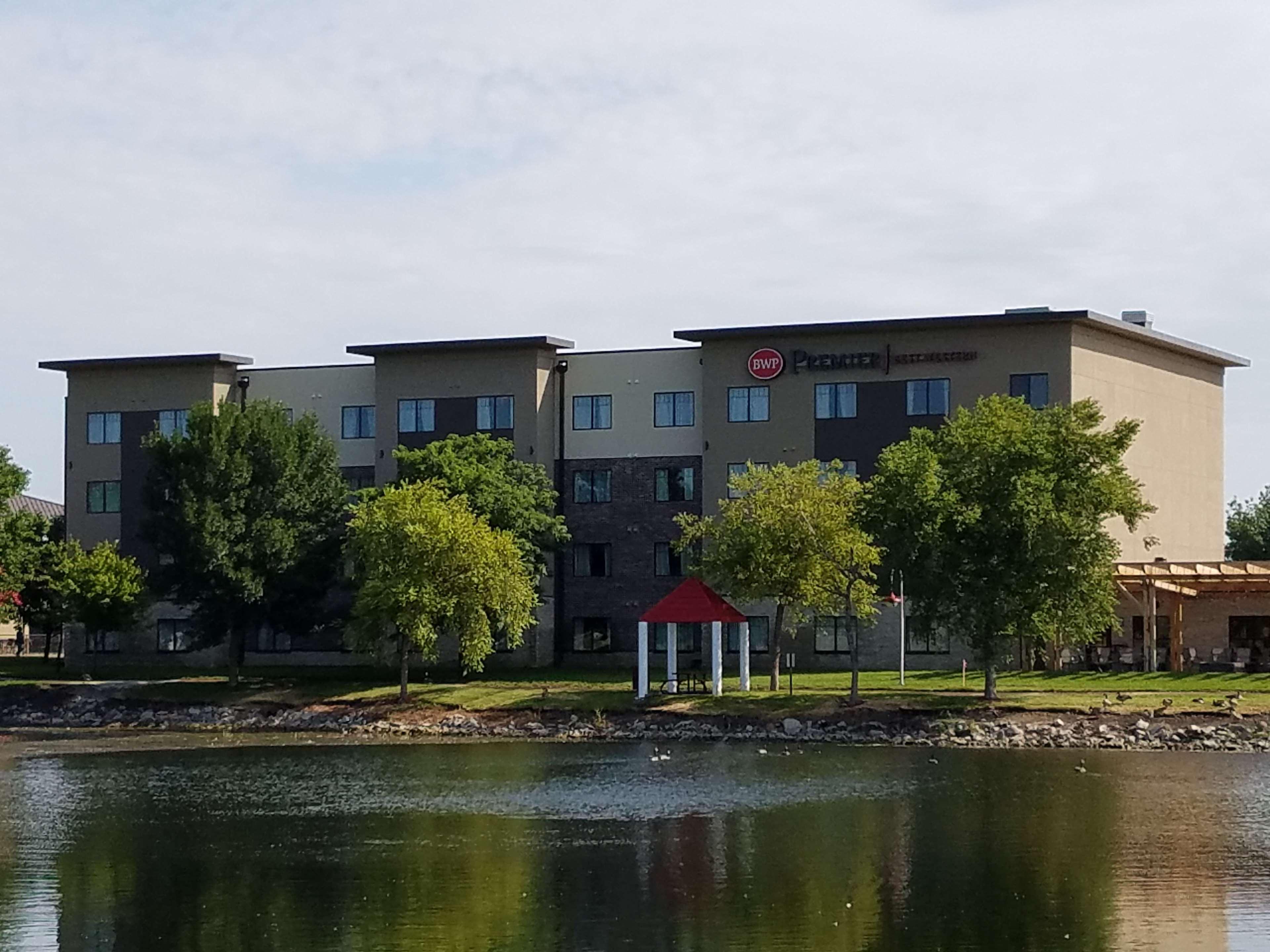 西佳plus奥高托克斯套房旅馆 Okotoks 外观 照片